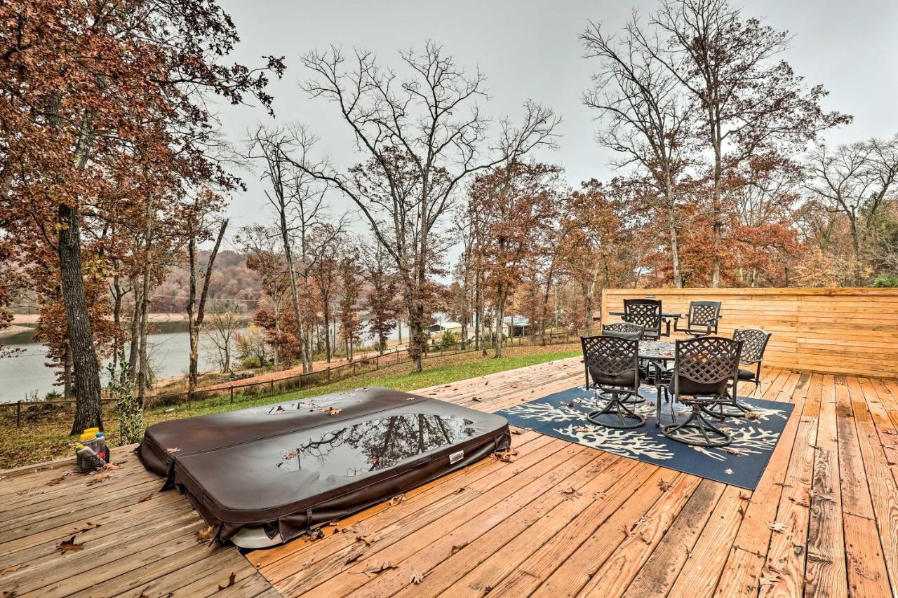 Lakefront Rogers Getaway With Hot Tub And Deck! Villa Exterior foto